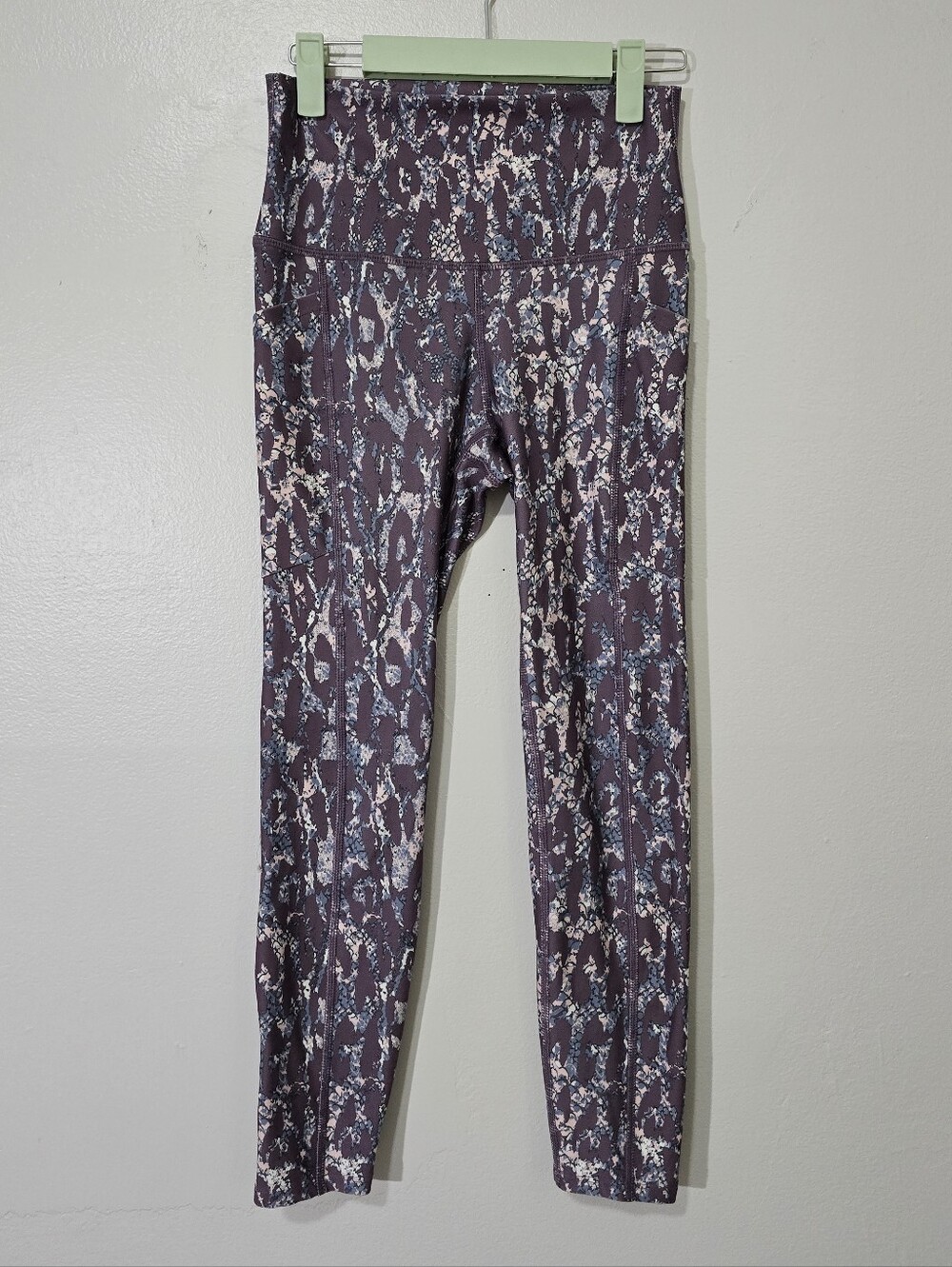 Flexure Snakeskin Printed Leggings in Purple